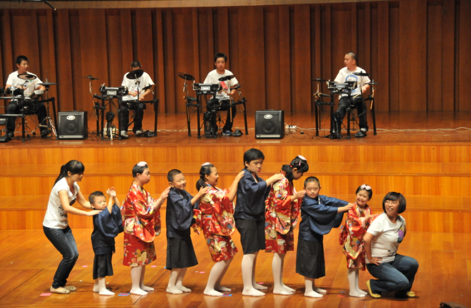 《幸福拍手歌》—北京市石景山区培智中心学校
